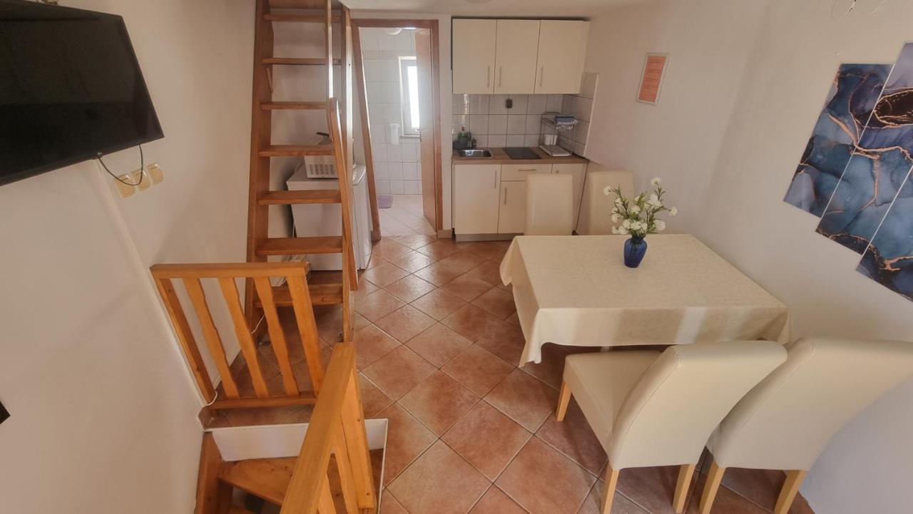 Apartment Igor With Balcony And Sea View Baška Eksteriør bilde